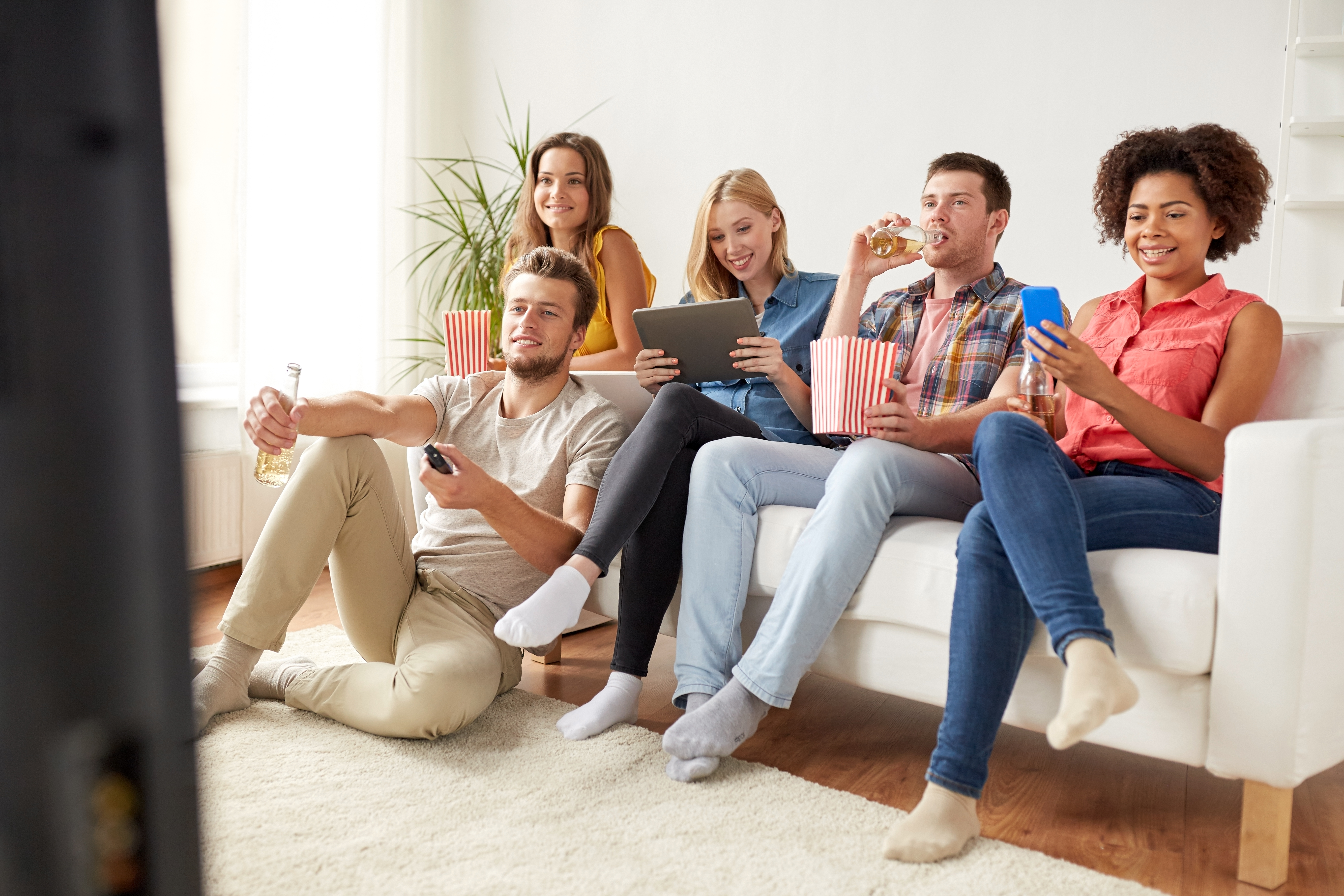 Take Advantage of Second-Screening with Complementary TV & Mobile Ad Strategies